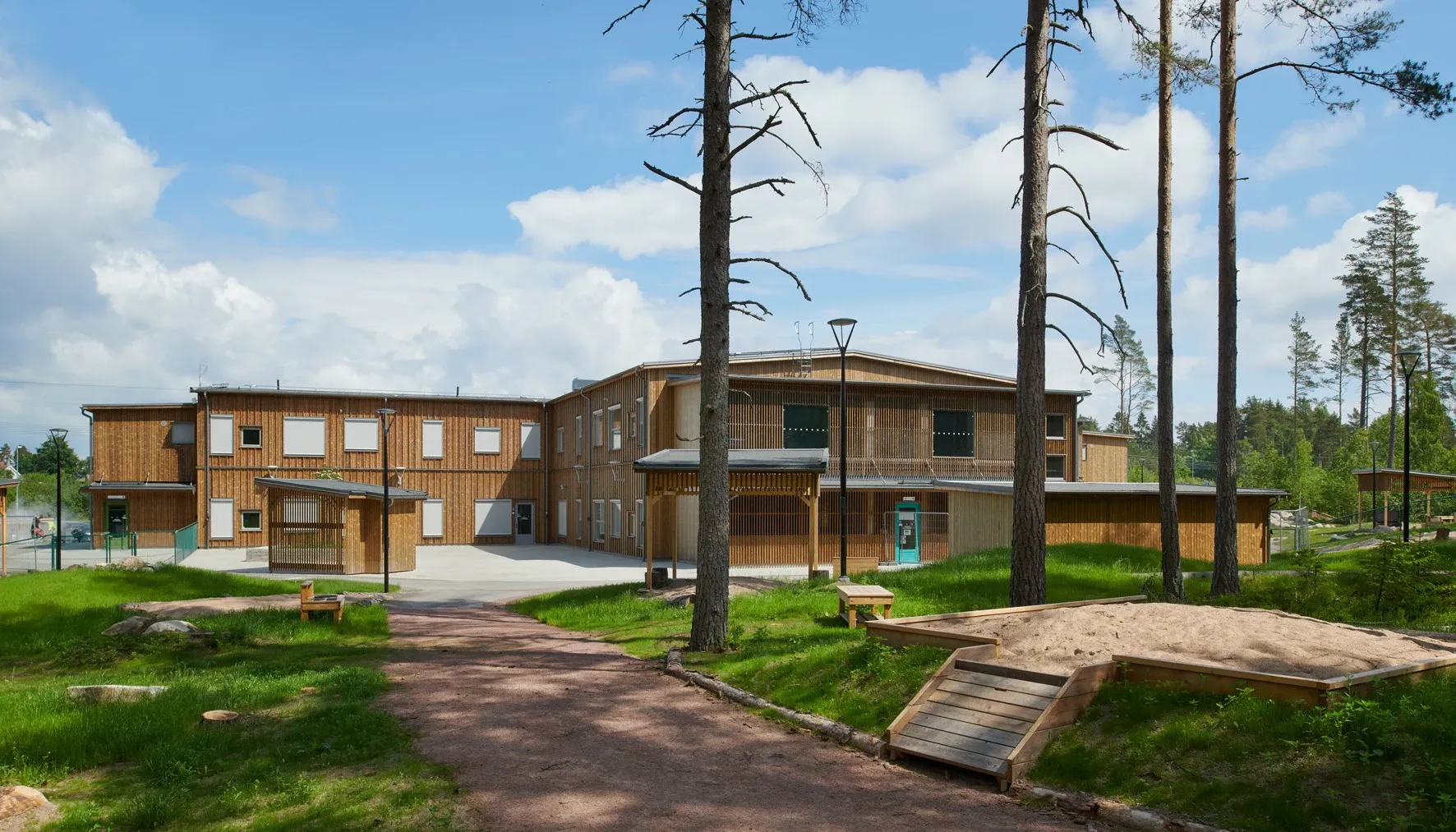 Naturnära skolgård för utforskande lek Annebergs förskola
