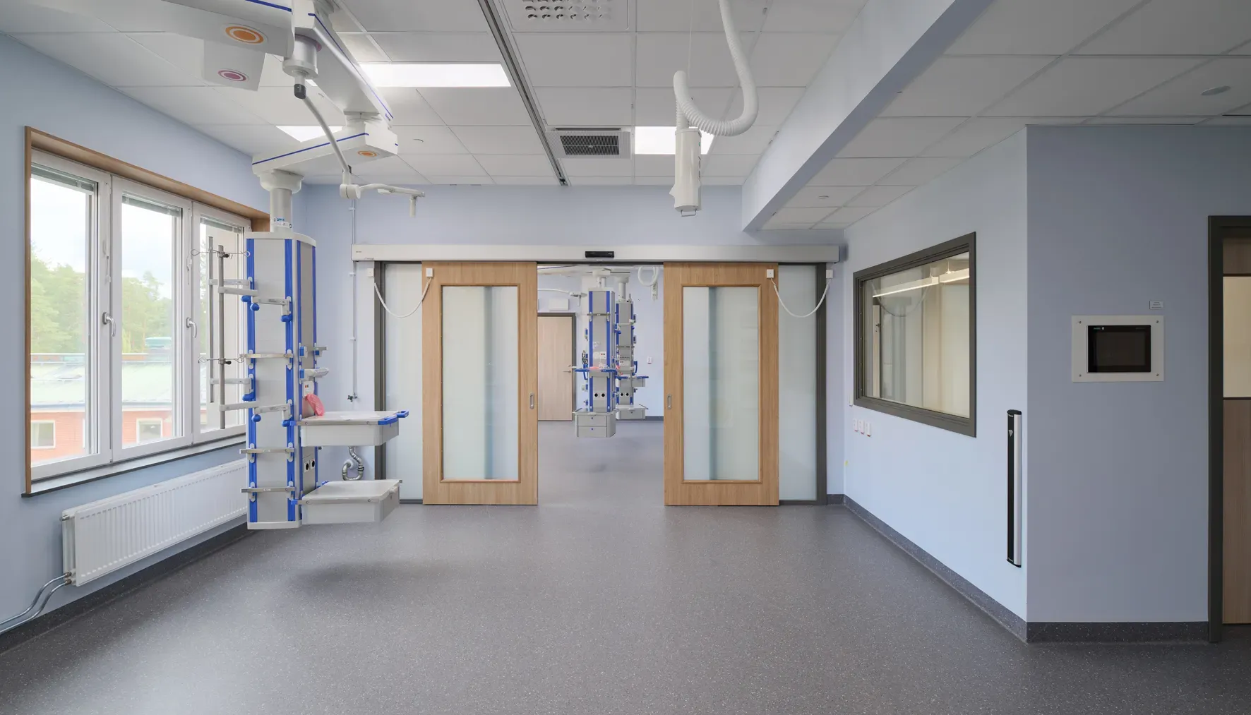 Vårdrum på IVA och röntgen vid Falu lasarett som byggts i partnering