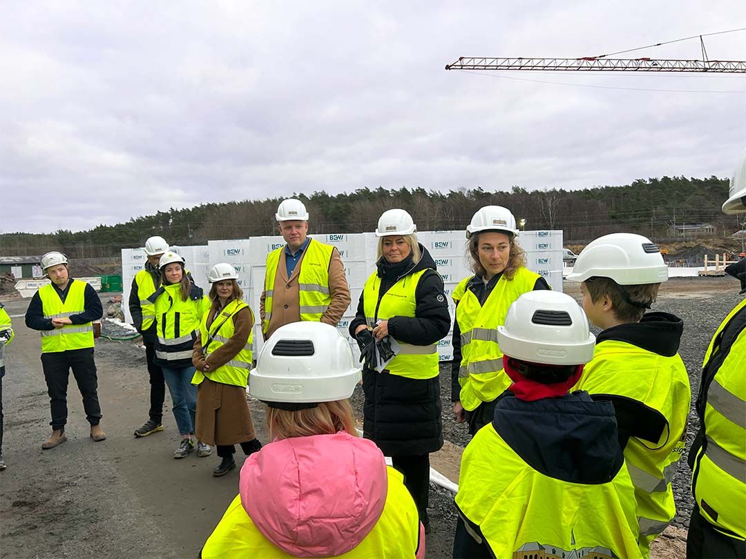 Deltagare vid spadtaget av nya Tångabergsskolan i Varberg